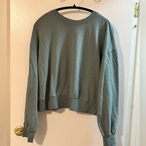 Old Navy Cropped Sweatshirt Size L
